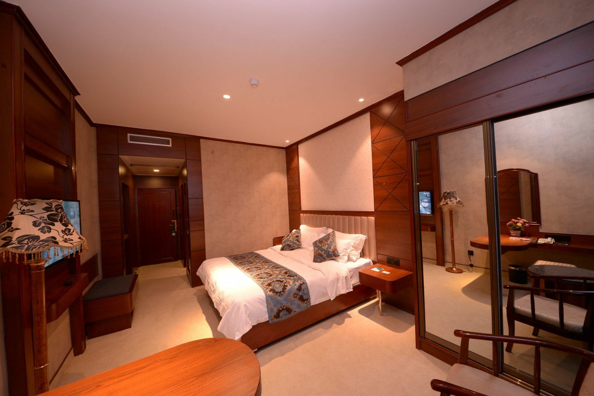 Harbin Bremen Train Station Hotel Esterno foto